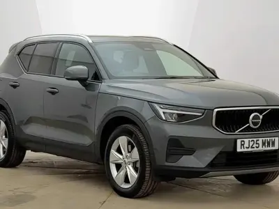 Usado Volvo XC40 Core 2025 Verde SUV