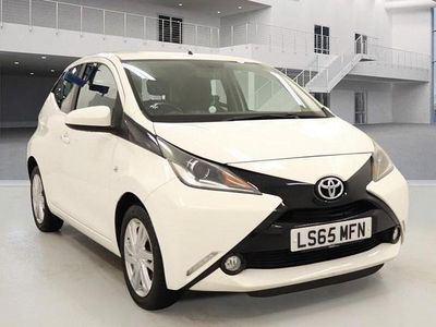 Used Toyota Aygo x-press 2015 White Hatchback