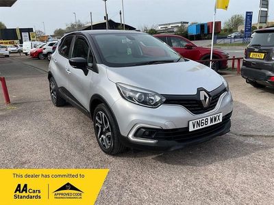 Used Renault Captur Iconic 90 HP (66 kW) 2018 Silver/black SUV