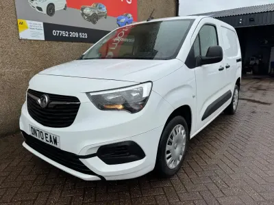 Used Vauxhall Combo Sportive 100 HP (73 kW) 2020 White MPV
