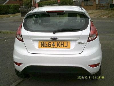 Used Ford Fiesta Zetec 2014 White Hatchback