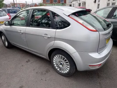 Used Ford Focus Titanium 99 HP (72 kW) 2011 Silver Hatchback