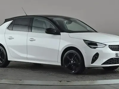 Używany Vauxhall Corsa Edition 75 KM (55 kW) 2022 Biały Hatchback