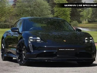 Usado Porsche Taycan 300 kW (408 HP) 2022 Preto Sedan