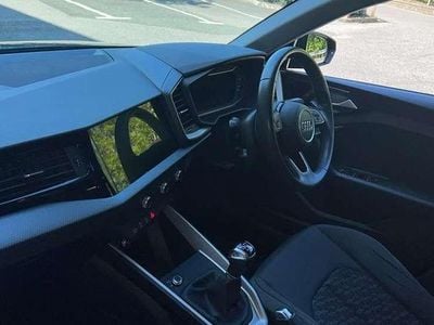 Usado Audi A1 Sport 110 HP (80 kW) 2022 Cinzento SUV