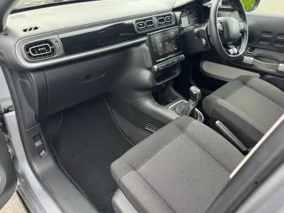 Usado Citroën C3 Flair 82 HP (60 kW) 2021 Cinzento Citadino