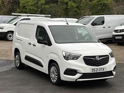 Second-hand Vauxhall Combo Sportive 100 CP (73 kW) 2021 Alb Van