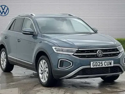 Used VW T-Roc Style 150 HP (110 kW) 2025 Blue SUV