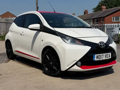 Used Toyota Aygo x-press 69 HP (50 kW) 2017 White Hatchback