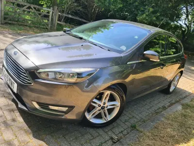 Used Ford Focus Titanium 125 HP (91 kW) 2015 Grey Hatchback