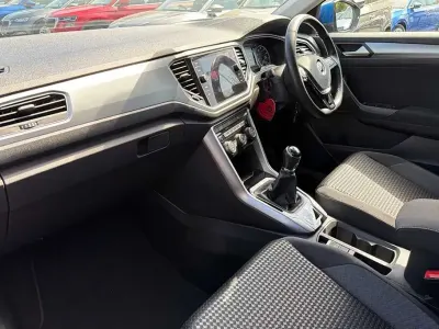 Usado VW T-Roc Active 110 CV (80 kW) 2021 Azul SUV