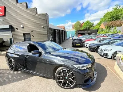 Begagnad BMW 330e M Sport 2021 Svart Kombi