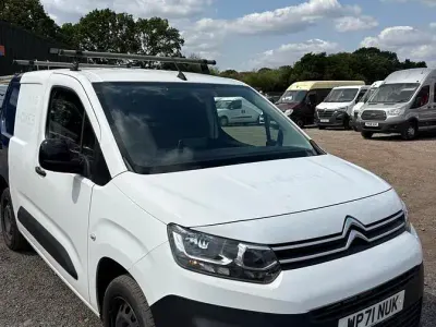 Used Citroën Berlingo 100 HP (73 kW) 2021 White MPV