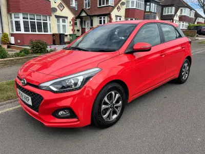 Usado Hyundai i20 SE 100 CV (73 kW) 2019 Rojo Utilitario
