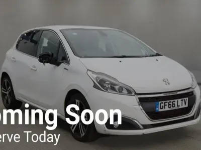 Used Peugeot 208 GT-line 100 HP (73 kW) 2016 White Hatchback