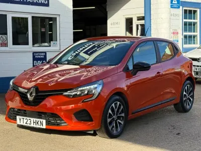 Usado Renault Clio V Evolution 90 HP (66 kW) 2023 Laranja Citadino