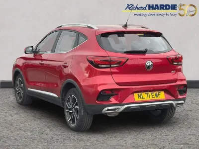 Używany MG ZS Exclusive 105 KM (77 kW) 2021 Czerwony SUV
