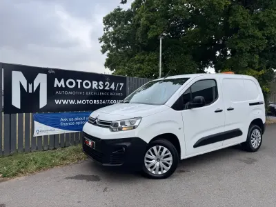 Used Citroën Berlingo Start 100 HP (73 kW) 2019 White MPV