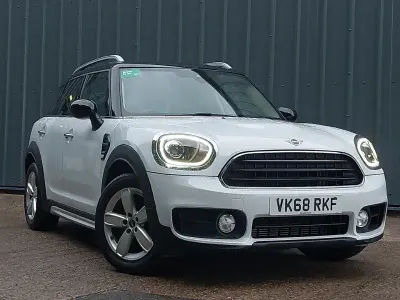 Used Mini Cooper 136 HP (100 kW) 2018 White Hatchback