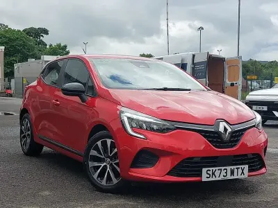 Used Renault Clio Evolution 90 HP (66 kW) 2023 Red Hatchback