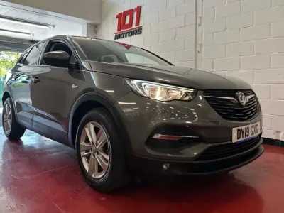 Używany Vauxhall Grandland X S 130 KM (95 kW) 2019 Szary SUV