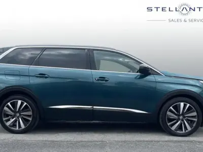 Używany Peugeot 5008 Premium 129 KM (94 kW) 2019 Zielony SUV