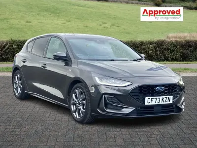 Gebraucht Ford Focus ST-Line 125 PS (91 kW) 2023 Grau Kleinwagen