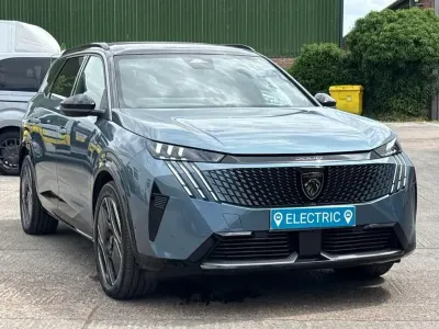 Used Peugeot 5008 GTi 156 kW (213 HP) 2024 Blue SUV