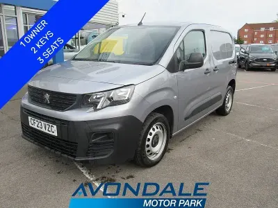 Używany Peugeot Partner Premium 2023 Szary Minivan