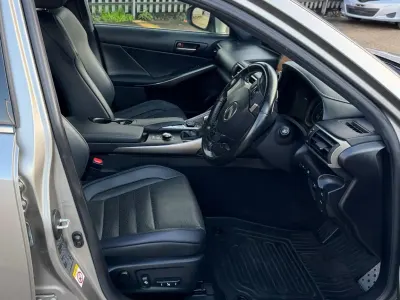Usado Lexus IS300h