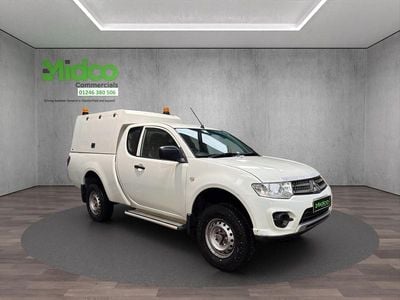 White Used 2015 Mitsubishi L200 Pickup | £8,395 (Good price)