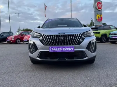 Begagnad Peugeot e-2008 GT 98 kW (134 HK) 2024 Grå SUV
