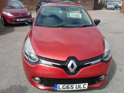 Used Renault Clio Dynamique 75 HP (55 kW) 2015 Red Hatchback