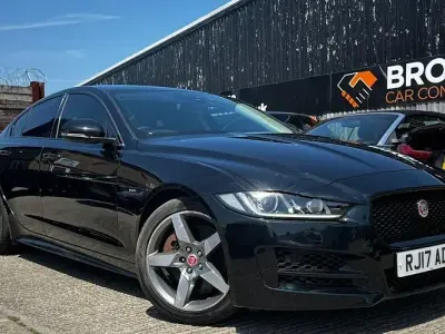 Usado Jaguar XE Ingenium 200 HP (147 kW) 2019 Sedan