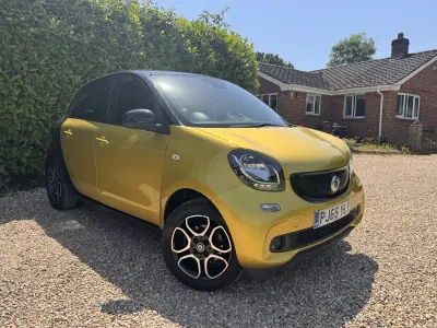 Used Smart ForFour Prime 90 HP (66 kW) 2015 Yellow Hatchback