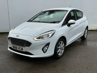 Begagnad Ford Fiesta Zetec 85 HK (62 kW) 2018 Vit Halvkombi