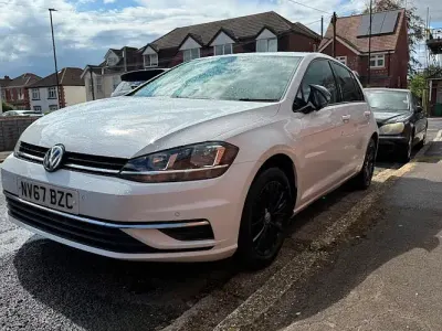 Used VW Golf VII SE 125 HP (91 kW) 2017 White Hatchback