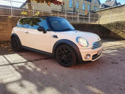Used Mini Cooper D Hatch 2010 White Hatchback