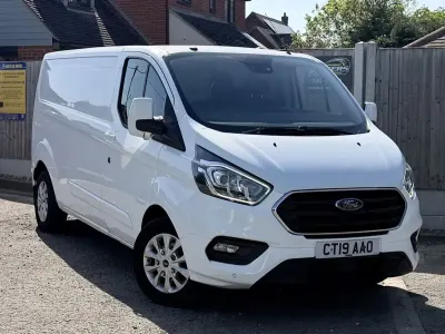 Used Ford Transit Custom Limited 130 HP (95 kW) 2019 White Van