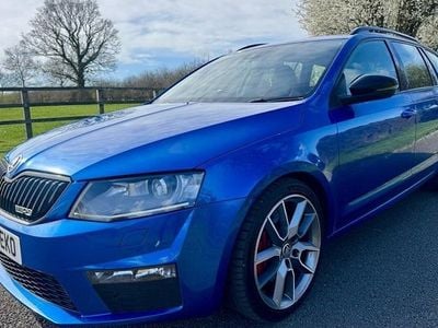Used Skoda Octavia vRS 220 HP (161 kW) 2016 Blue Estate
