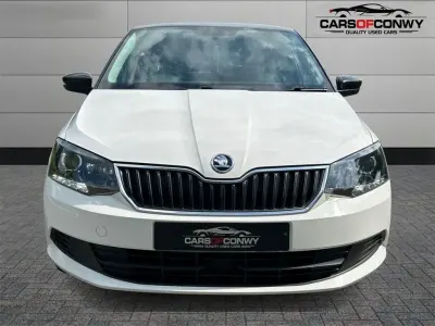 Used Skoda Fabia Colour Edition 90 HP (66 kW) 2016 White Hatchback