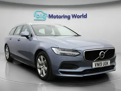 Usado Volvo V90 Momentum 190 CV (139 kW) 2019 Azul Familiar