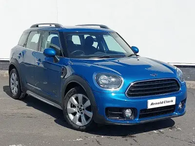 Używany Mini Cooper D 150 KM (110 kW) 2018 Niebieski Hatchback