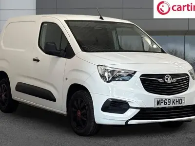 Used Vauxhall Combo Sportive 101 HP (74 kW) 2021 MPV