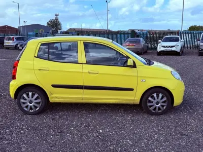 Used Kia Picanto 64 HP (47 kW) 2010 Yellow Hatchback