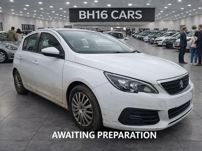 Used Peugeot 308 Access 100 HP (73 kW) 2018 White Hatchback
