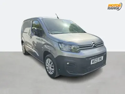 Usado Citroën Berlingo 100 HP (73 kW) 2023 Cinzento Monovolume
