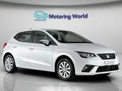 Używany Seat Ibiza SE 80 KM (58 kW) 2023 Biały Hatchback