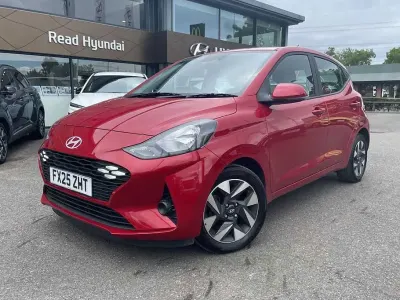 Used Hyundai i10 Advanced 63 HP (46 kW) 2025 Dragon red Hatchback