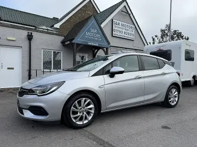 Used Vauxhall Astra Business Edition 103 HP (75 kW) 2020 Silver Hatchback